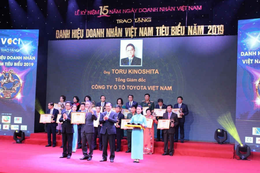 TGĐ TMV nhận giải Doanh nh&acirc;n ti&ecirc;u biểu 2019
