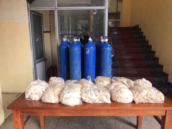 Hà Nội phát hiện quán bar có 35 khách "quậy" qua đêm bất chấp lệnh cấm