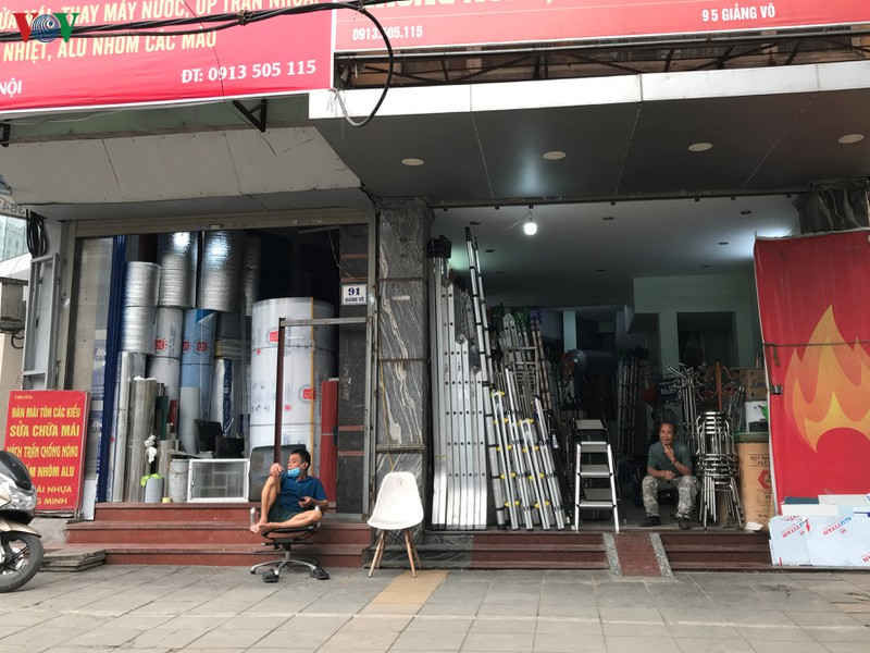 sáng nay, nhiều cửa hàng dịch vụ không thiết yếu ở hà nội vẫn mở cửa hình 7 sang nay, nhieu cua hang dich vu khong thiet yeu o ha noi van mo cua hinh 7