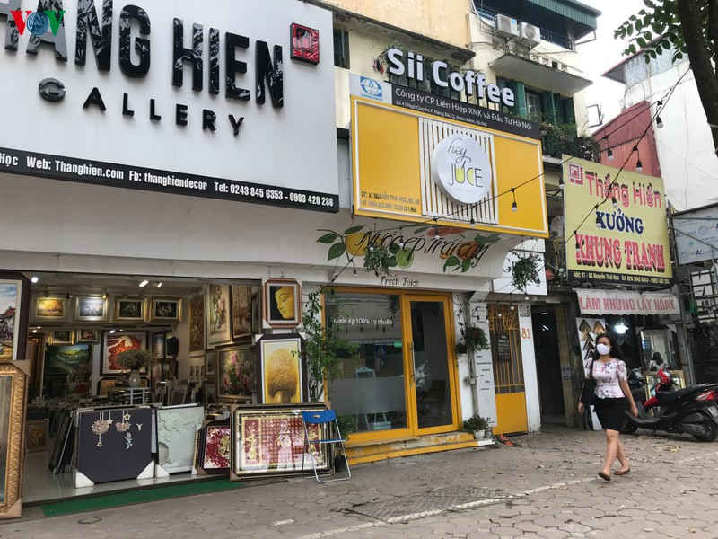 sáng nay, nhiều cửa hàng dịch vụ không thiết yếu ở hà nội vẫn mở cửa hình 9 sang nay, nhieu cua hang dich vu khong thiet yeu o ha noi van mo cua hinh 9