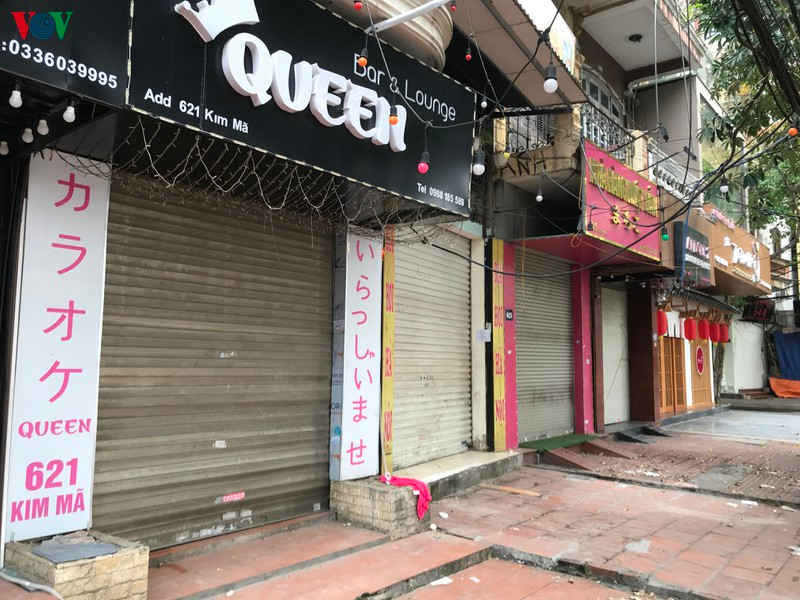sáng nay, nhiều cửa hàng dịch vụ không thiết yếu ở hà nội vẫn mở cửa hình 12 sang nay, nhieu cua hang dich vu khong thiet yeu o ha noi van mo cua hinh 12
