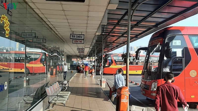 Các bến xe tại TP.HCM trước giờ “G”: Nơi tấp nập, chỗ vắng hoe