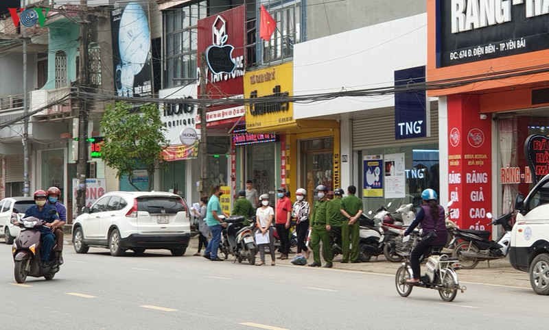 ngay dau tien thuc hien chi thi 15: nhieu hoat dong kinh doanh o yen bai van dien ra hinh 13