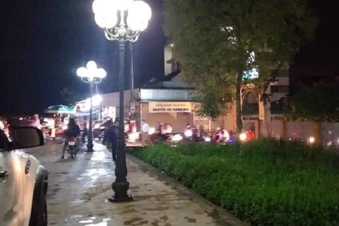 Đang c&aacute;ch ly to&agrave;n x&atilde; hội, nhiều gi&aacute;o xứ H&agrave; Tĩnh vẫn h&agrave;nh lễ với h&agrave;ng trăm người - 3