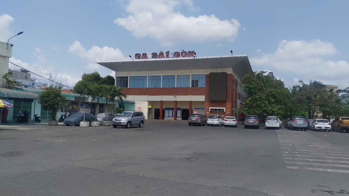 tp hcm: san bay, ben xe, nha ga tau hoa it nguoi di chuyen hinh 1