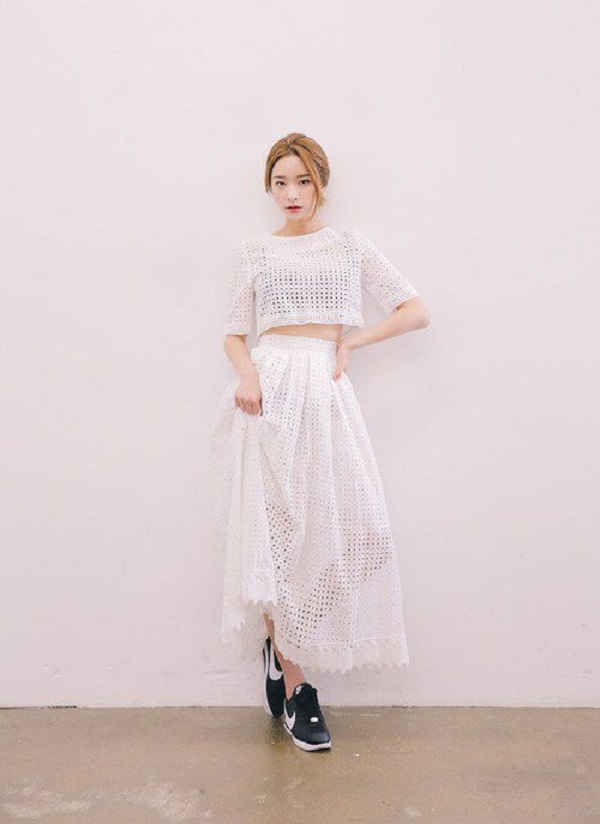 ho bien giay sneaker don dieu thanh item van nang cho moi phong cach thoi thuong giadinhvietnam (4)