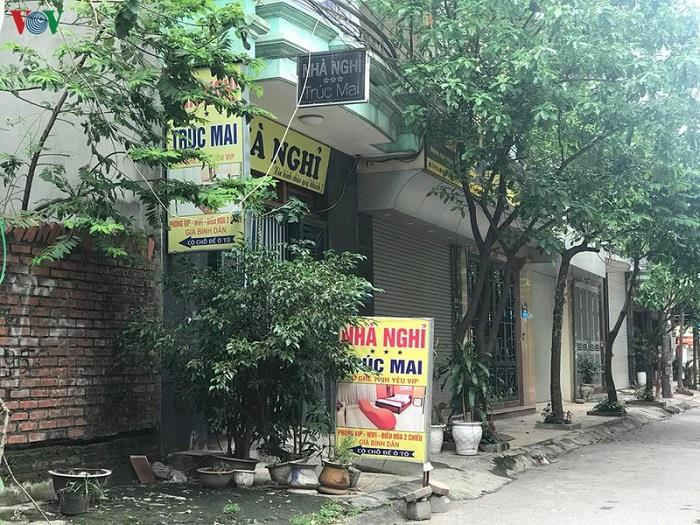 Hà Nội: Nhà nghỉ, cửa hàng không thiết yếu vẫn mở cửa - 7