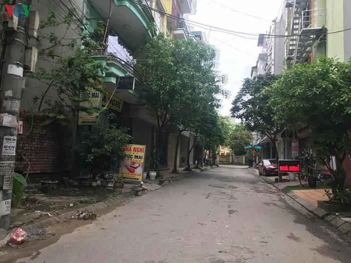 Hà Nội: Nhà nghỉ, cửa hàng không thiết yếu vẫn mở cửa - 8