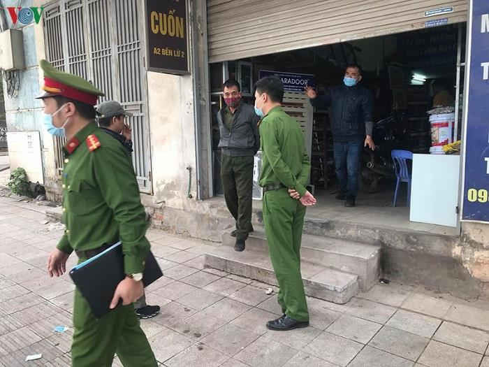Hà Nội: Nhà nghỉ, cửa hàng không thiết yếu vẫn mở cửa - 10