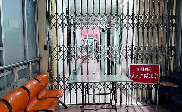 Nhiều người âm tính với virus corona, Bệnh viện Xanh Pôn gỡ phong tỏa