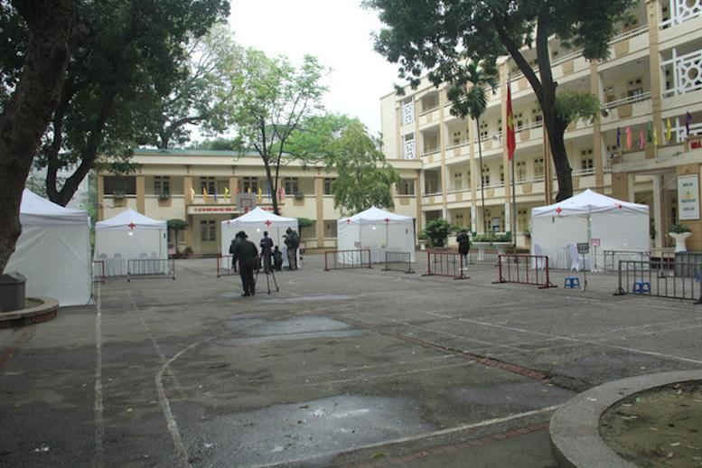 Ảnh: Trạm test nhanh 10 ph&uacute;t ở H&agrave; Nội mở cửa đ&oacute;n người d&acirc;n x&eacute;t nghiệm Covid-19 - 4