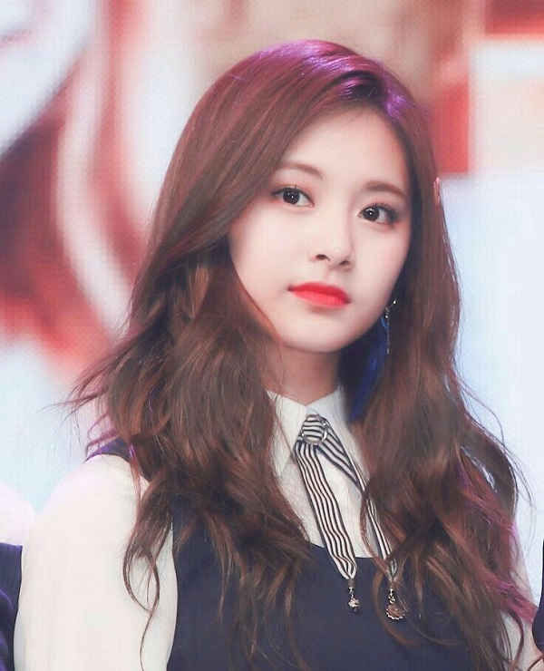 Tướng mặt của cô gái rất hợp gu với người đàn ông lớn tuổi, yêu hay cưới đều tốt đẹp viên mãn - Ảnh 1 Tướng mặt của cô gái rất hợp gu với người đàn ông lớn tuổi, yêu hay cưới đều tốt đẹp viên mãn - Ảnh 1