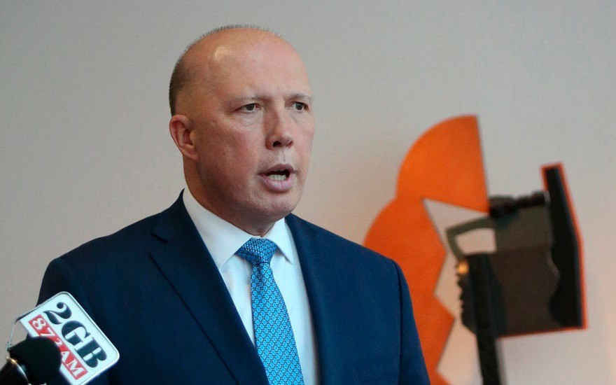 australia cam xuat khau trang thiet bi y te chong dich covid-19 hinh 1