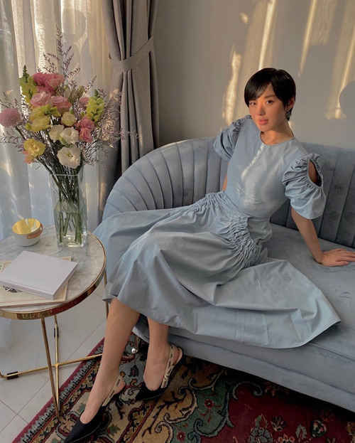 Mỹ nhân Việt lên đồ chất lừ dù hạn chế ra đường - Ảnh 11 Mỹ nhân Việt lên đồ chất lừ dù hạn chế ra đường - Ảnh 11