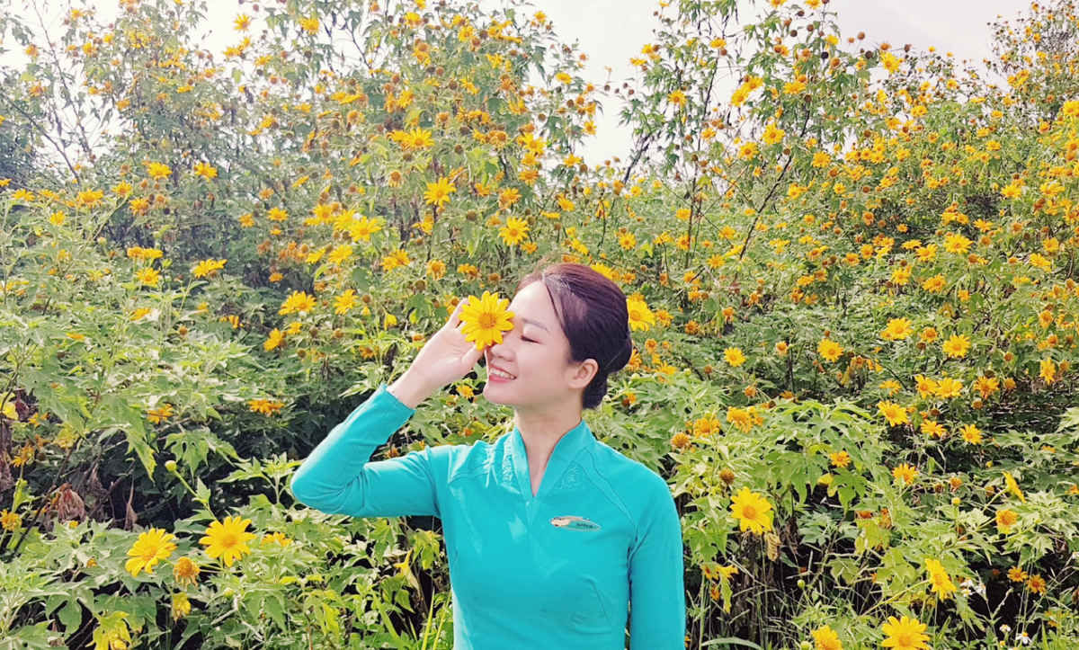 Nữ tiếp viên hàng không thử nghiệm thuốc điều trị SARS-CoV-2 - 1