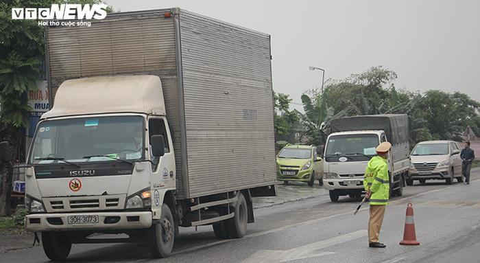 Chốt kiểm dịch ở Hải Phòng hiểu sai chỉ đạo, xe tải chở hàng phải quay đầu - 11