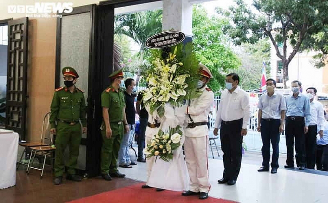 Xúc động lễ viếng 2 chiến sĩ công an hy sinh khi truy bắt nhóm đua xe