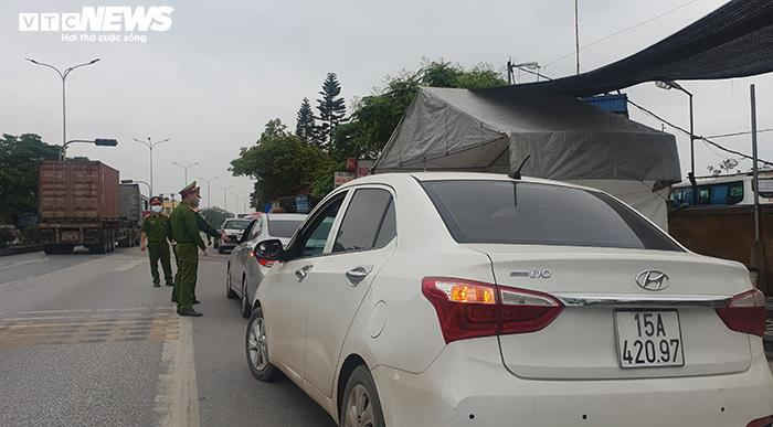 Xe tải chở h&agrave;ng v&agrave;o thẳng Hải Ph&ograve;ng kh&ocirc;ng phải kiểm so&aacute;t, quay đầu - 8