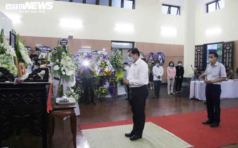 Xúc đ&ocirc;̣ng l&ecirc;̃ vi&ecirc;́ng 2 chi&ecirc;́n sĩ c&ocirc;ng an hy sinh khi truy bắt nhóm đua xe - 1