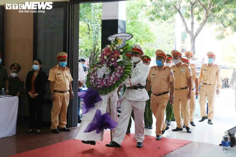 Xúc đ&ocirc;̣ng l&ecirc;̃ vi&ecirc;́ng 2 chi&ecirc;́n sĩ c&ocirc;ng an hy sinh khi truy bắt nhóm đua xe - 7