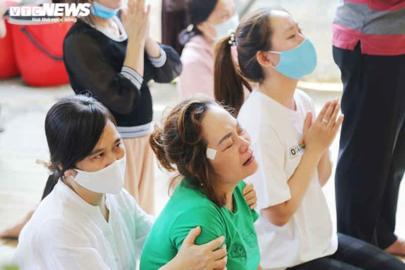 Xúc đ&ocirc;̣ng l&ecirc;̃ vi&ecirc;́ng 2 chi&ecirc;́n sĩ c&ocirc;ng an hy sinh khi truy bắt nhóm đua xe - 10