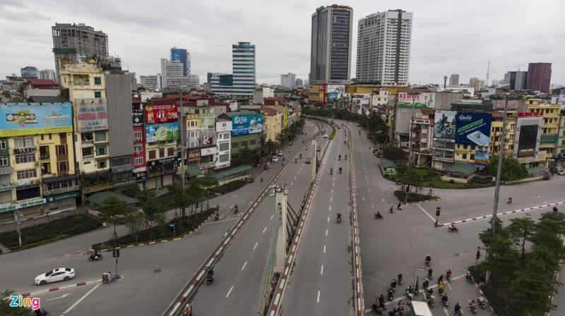 To&agrave;n cảnh H&agrave; Nội nh&igrave;n từ tr&ecirc;n cao những ng&agrave;y c&aacute;ch ly x&atilde; hội ph&ograve;ng dịch Covid-19 - 3