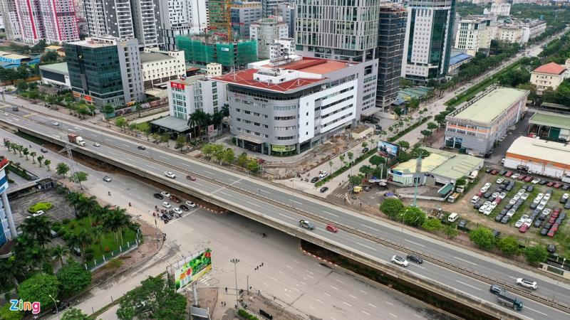 To&agrave;n cảnh H&agrave; Nội nh&igrave;n từ tr&ecirc;n cao những ng&agrave;y c&aacute;ch ly x&atilde; hội ph&ograve;ng dịch Covid-19 - 4