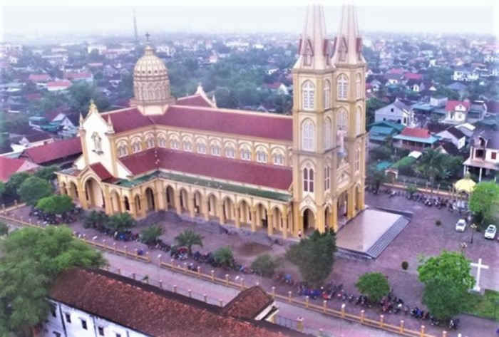 Tụ tập đ&ocirc;ng người h&agrave;nh lễ ở H&agrave; Tĩnh: UBND tỉnh đề nghị chuyển cơ quan điều tra - 1