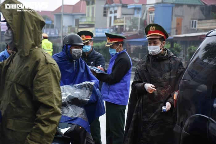 Hải Phòng lập chốt trên Quốc lộ 5, kiểm soát từng người ra vào thành phố - 4