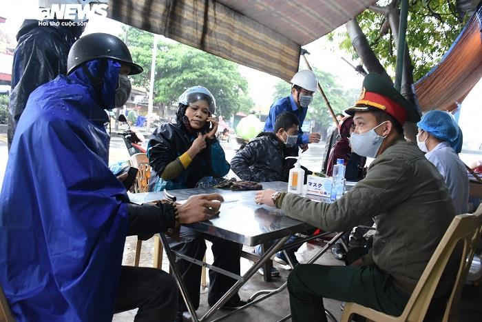 Hải Phòng lập chốt trên Quốc lộ 5, kiểm soát từng người ra vào thành phố - 13