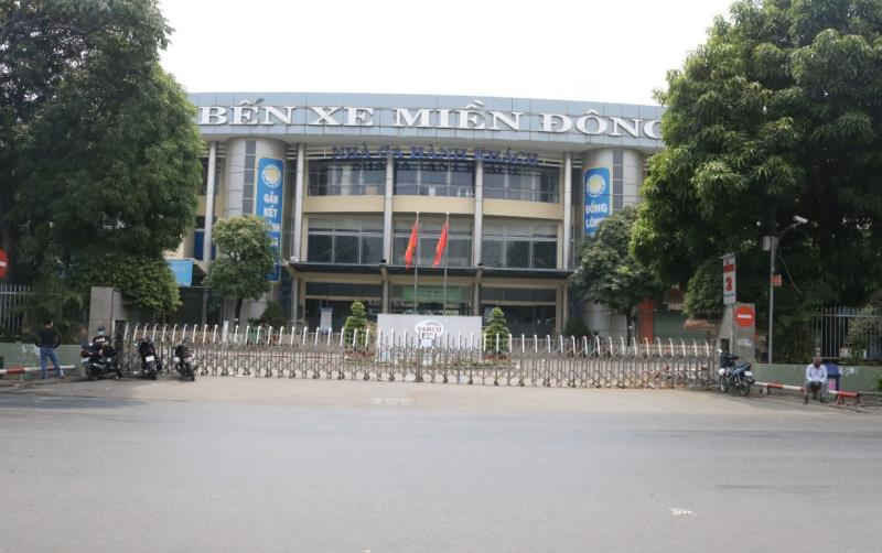 Dịch COVID-19: Các bến xe ở TP.HCM lạnh lẽo chưa từng thấy - 1