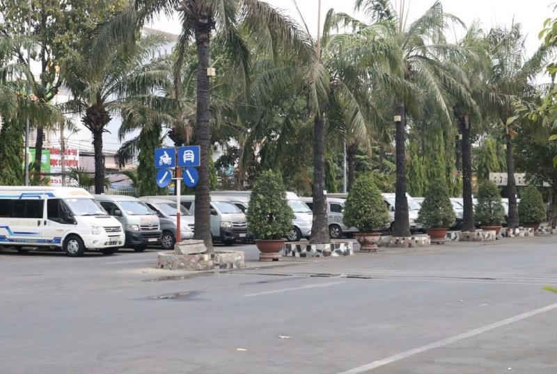 Dịch COVID-19: Các bến xe ở TP.HCM lạnh lẽo chưa từng thấy - 3
