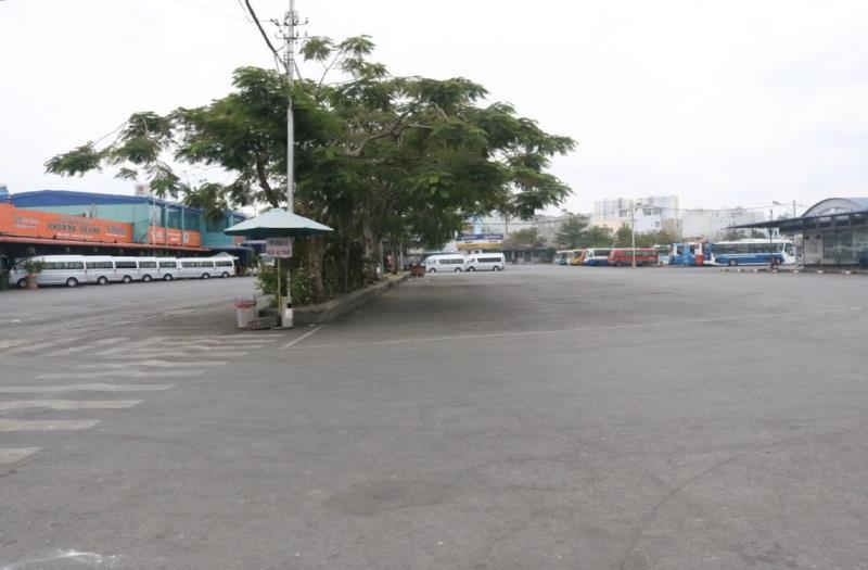 Dịch COVID-19: Các bến xe ở TP.HCM lạnh lẽo chưa từng thấy - 5