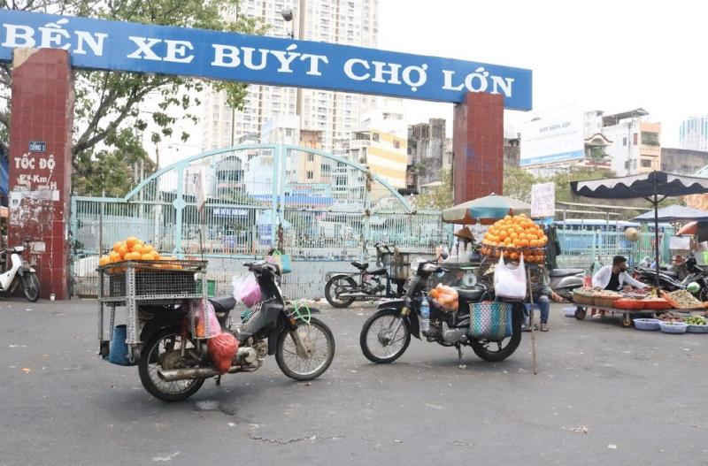 Dịch COVID-19: Các bến xe ở TP.HCM lạnh lẽo chưa từng thấy - 7