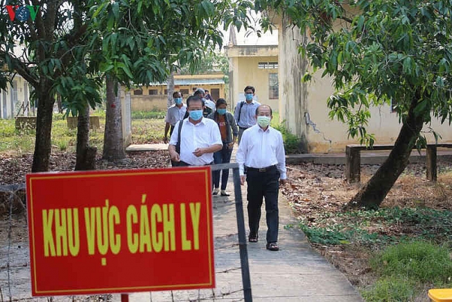 Ứng phó Covid-19: Phép &quot;sàng lọc&quot; cán bộ lãnh đạo