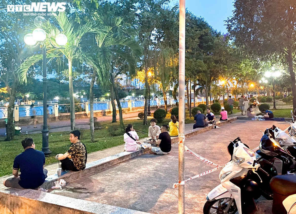 Ra ngoài không có lý do chính đáng tại TP.HCM sẽ bị phạt bao nhiêu tiền? - 1