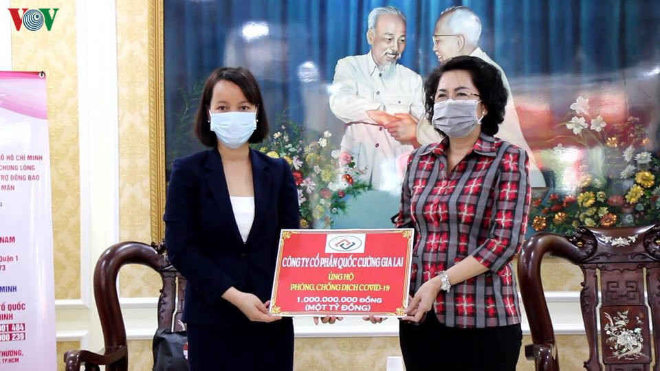 tp.hcm: tiep nhan gan 130 ty dong ung ho quy phong chong dich covid-19 hinh 1