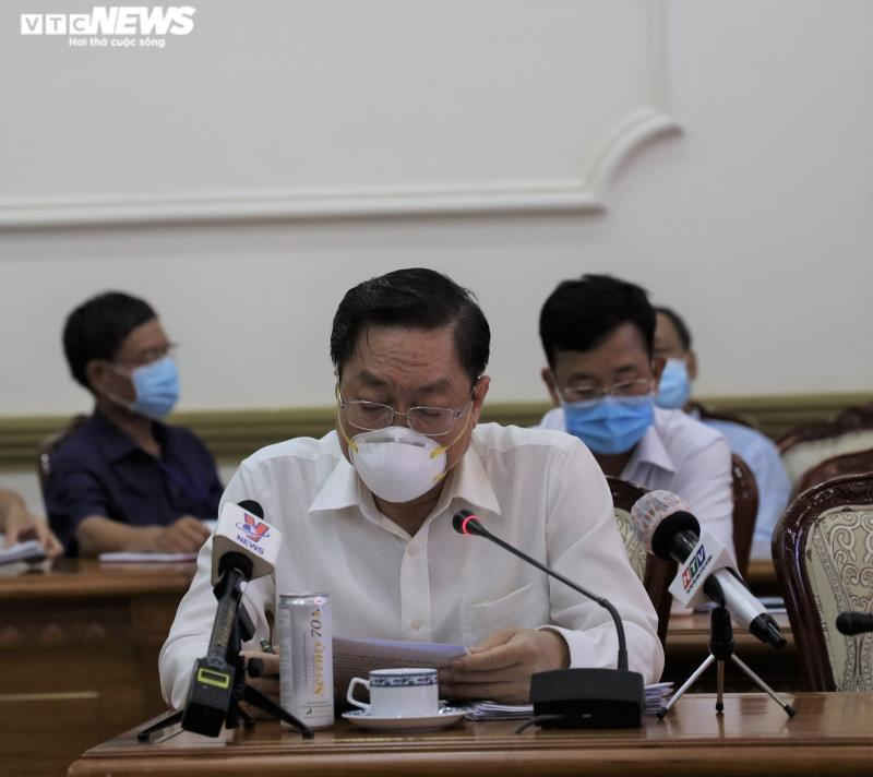 Bệnh nh&acirc;n COVID-19 khỏi bệnh nhưng dương t&iacute;nh trở lại từng tiếp x&uacute;c nhiều người - 1