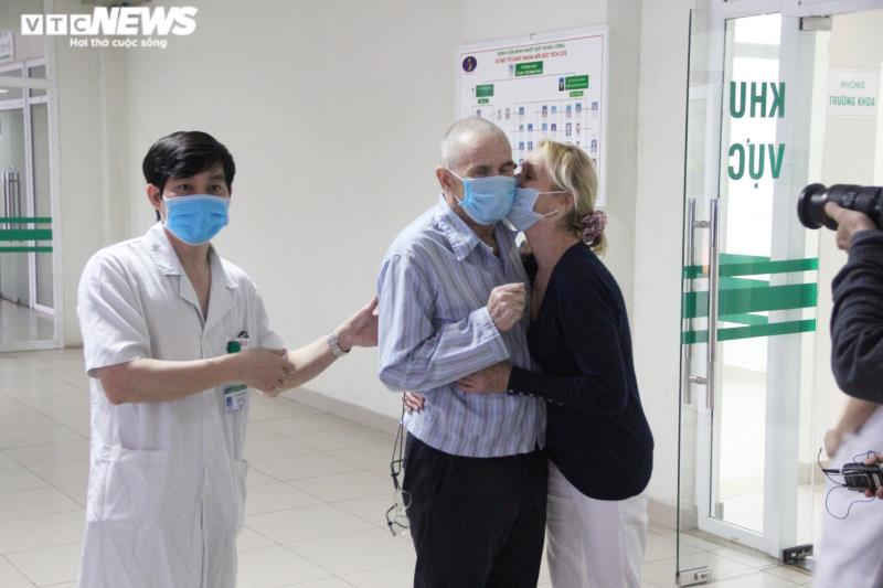 Bệnh nhân mắc COVID-19 nặng được công bố khỏi bệnh, xuất viện ngay trong đêm - 2