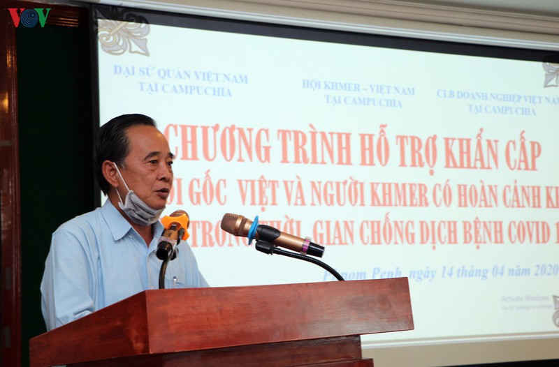 nguoi viet tai campuchia ho tro dong bao va chinh quyen chong covid-19 hinh 1