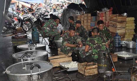 “Nhà bếp công cộng” giúp người nghèo Indonesia vượt qua đại dịch