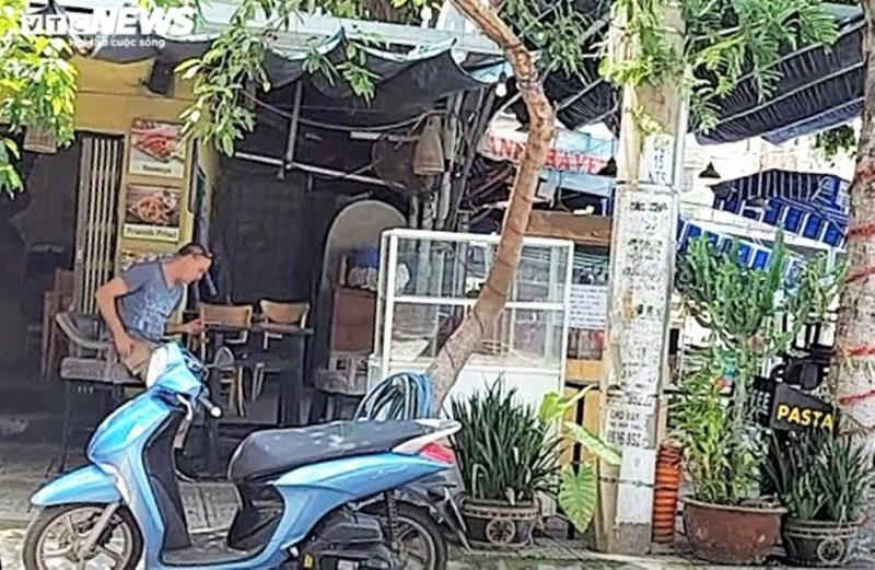 Đà Nẵng: Nhiều quán cà phê bán “chui”, khách không giữ khoảng cách - 10