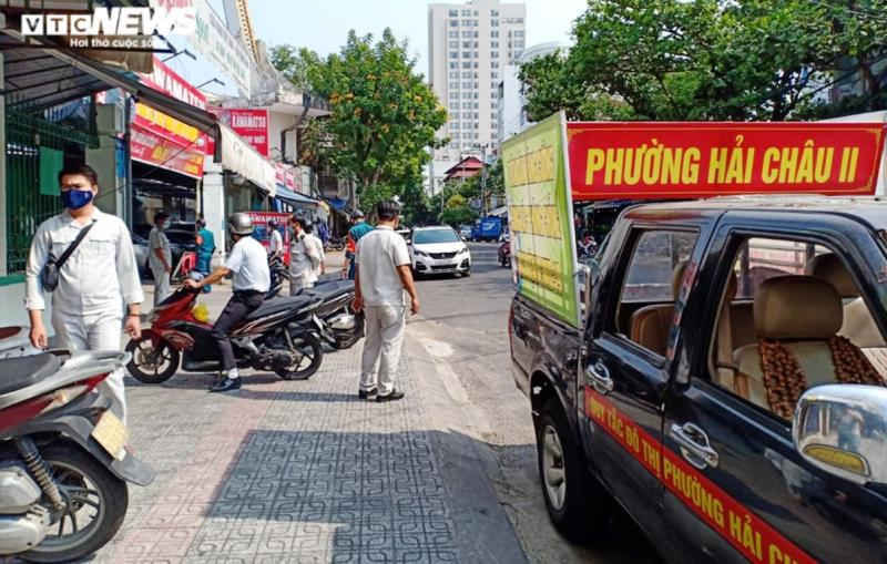 Đà Nẵng: Nhiều quán cà phê bán “chui”, khách không giữ khoảng cách - 12