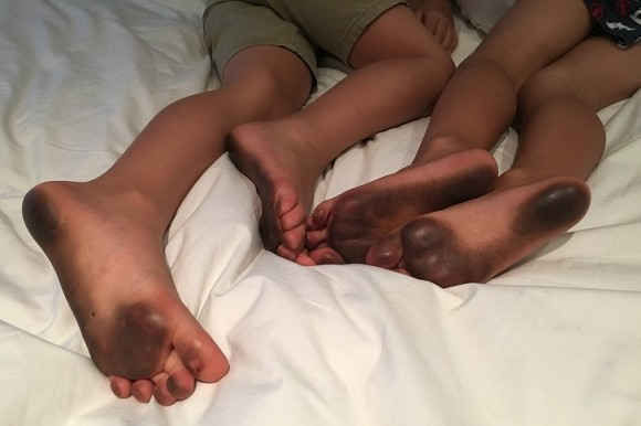 Đến nhà chơi, thấy bị xúc phạm khi bạn gái không cho ngồi lên giường của cô ấy nhưng hóa ra sự thật lại cực khoa học - Ảnh 1