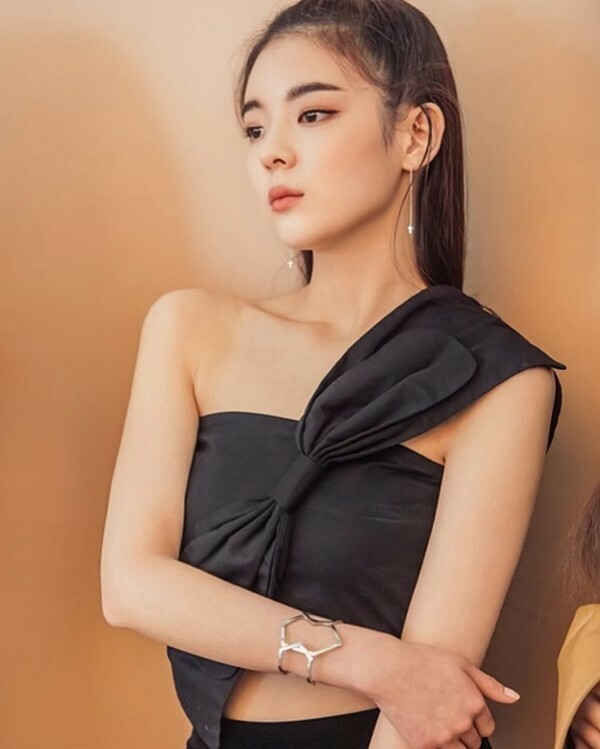 3 kiểu đồ giúp Jennie - Lia so vai trần 'một chín một mười' - Ảnh 4 3 kiểu đồ giúp Jennie - Lia so vai trần 'một chín một mười' - Ảnh 4