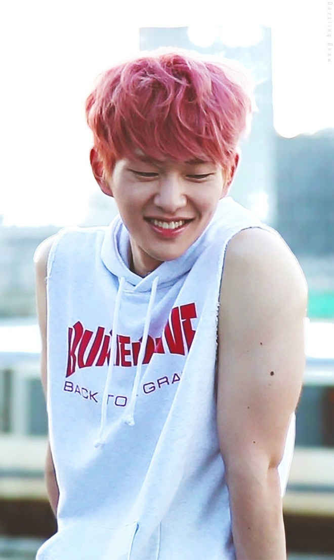 Jimin, Taeyeon hay sao Hàn Quốc nào nhuộm tóc hồng đẹp nhất? - Ảnh 5 Jimin, Taeyeon hay sao Hàn Quốc nào nhuộm tóc hồng đẹp nhất? - Ảnh 5