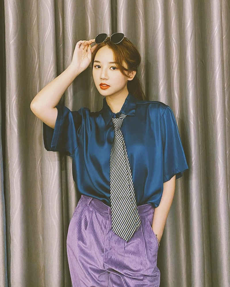 Sam diện áo xuyên thấu - Thiều Bảo Trâm bất ngờ phô diễn vòng 1 phổng phao - Ảnh 1 Sam diện áo xuyên thấu - Thiều Bảo Trâm bất ngờ phô diễn vòng 1 phổng phao - Ảnh 1