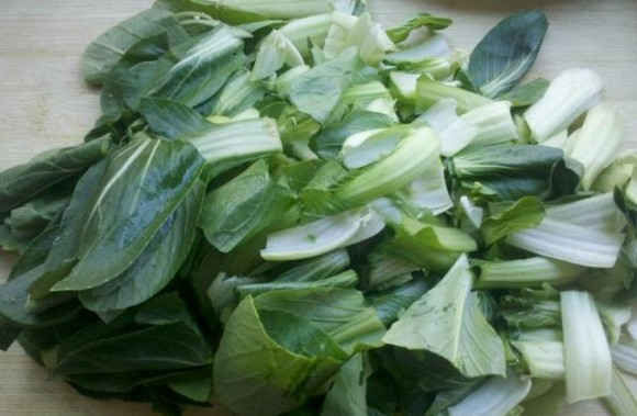 Khi xào rau, đừng cho thẳng vào chảo, làm thêm bước này, món rau xào sẽ xanh mướt và không có nước - Ảnh 2 Khi xào rau, đừng cho thẳng vào chảo, làm thêm bước này, món rau xào sẽ xanh mướt và không có nước - Ảnh 2