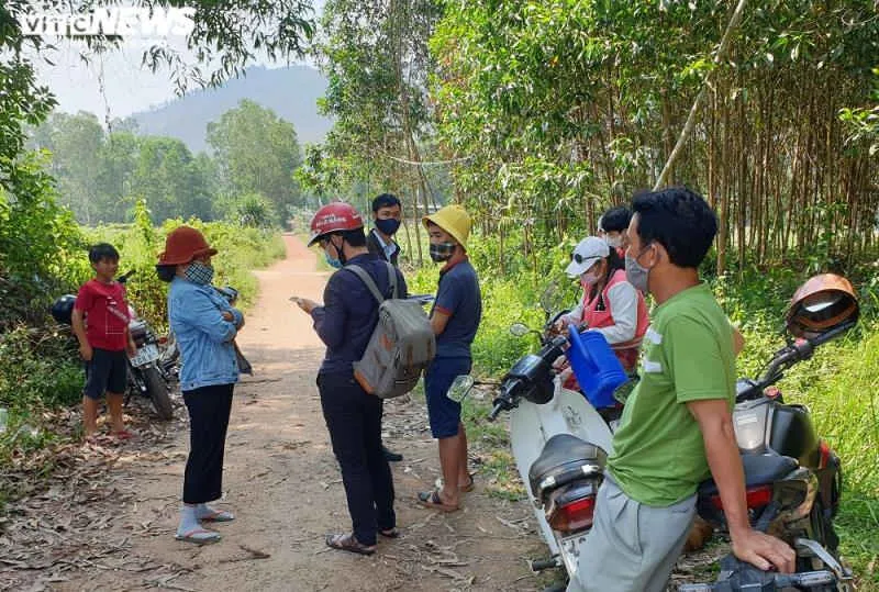 Lò mỡ ‘bức tử’ môi trường, dân bức xúc chặn xe đêm ngày - 1
