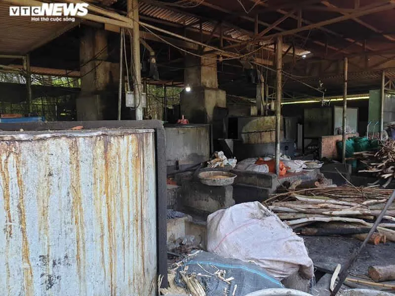 Lò mỡ ‘bức tử’ môi trường, dân bức xúc chặn xe đêm ngày - 2